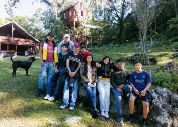 Jóvenes de Victoria participan en encuentro formativo en la Reserva “El Cielo”