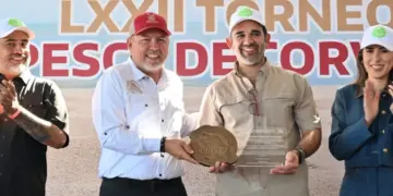 El gobernador Américo Villarreal Santiago reconoce el liderazgo de organizadores y participantes de torneos de pesca deportiva en Tamaulipas.