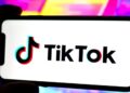 TikTok se reinventa: llega al universo de los pódcast… en video