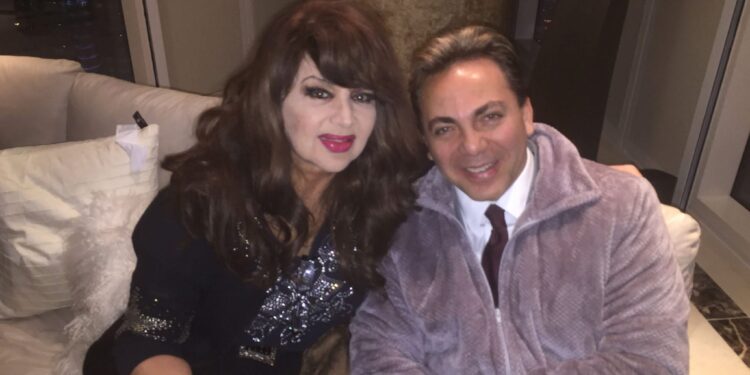 Olga Breeskin da declaraciones tras la ruptura de la relación de su ahijado, Cristian Castro