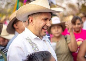 Alcaldesa de Uruapan exige resultados y acusa omisiones en el caso del asesinato de su esposo