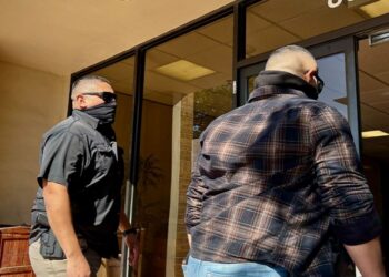 Adulto mayor detenido por ICE en Florida comparecerá ante juez en medio de denuncias por deterioro de salud