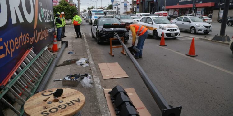 Tampico instala semáforos inclusivos y amplía circulación en avenida Miguel Hidalgo