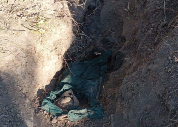 Identifican prendas de mujer hallada en fosa clandestina en Reynosa