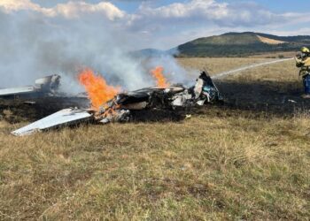 Seis personas resultan heridas tras desplomarse una avioneta en Purépero, Michoacán