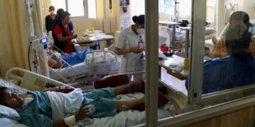 México enfrenta rezago en salud: esperanza de vida por debajo del promedio de la OCDE y alta mortalidad prevenible