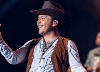 Christian Nodal no es vinculado a proceso por acusación de falsificación de documentos