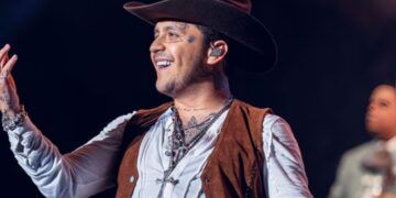 Christian Nodal no es vinculado a proceso por acusación de falsificación de documentos