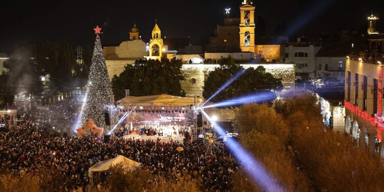Belén vuelve a encender la Navidad tras dos años marcados por la guerra en Gaza