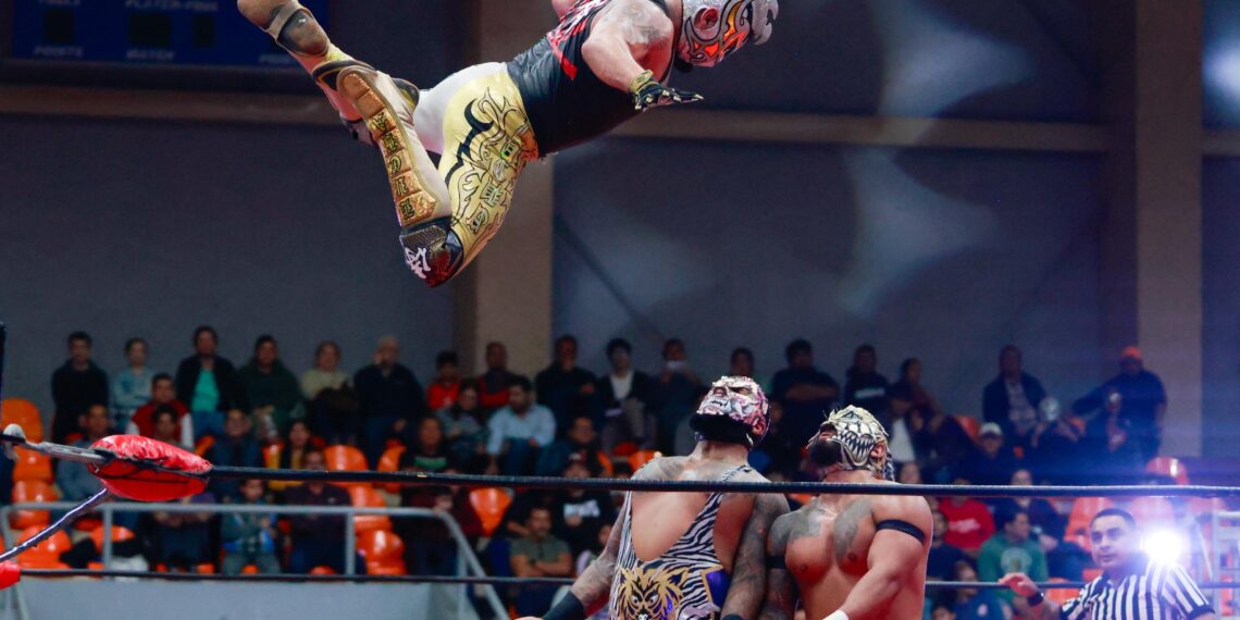 Victoria vibró con una noche histórica de lucha libre en el Siglo XXI