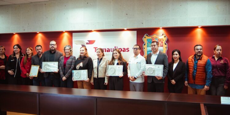 Empresas de Tamaulipas reciben galardón en aniversario de Concanaco