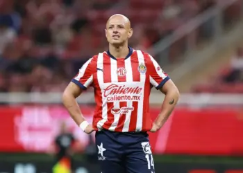 Javier “Chicharito” Hernández se despide de Chivas tras hacerse oficial su salida del club rojiblanco.