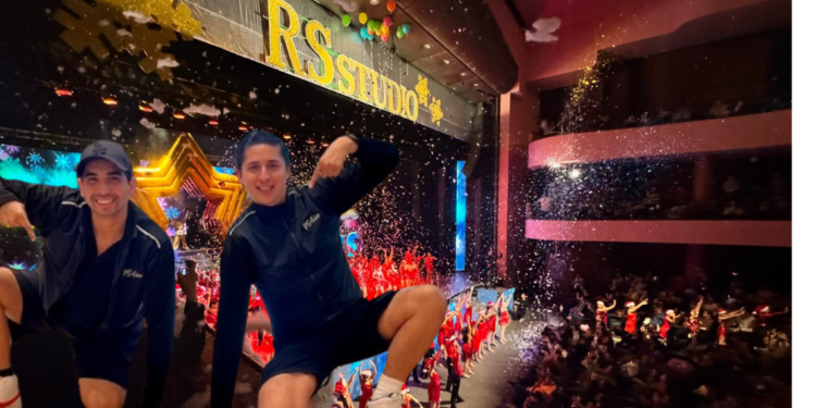 Lleno total y aplausos: RS Estudio convierte el Teatro Amalia en una fiesta navideña