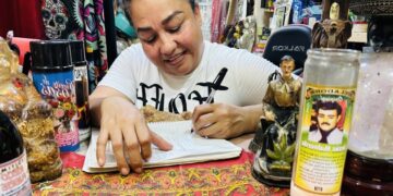 Claudia Rojas, una mujer con más de 25 años de acompañar a las personas a través de la espiritualidad