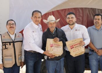 Entrega alcalde Beto Hinojosa apoyos del programa Nutrimar a 550 familias