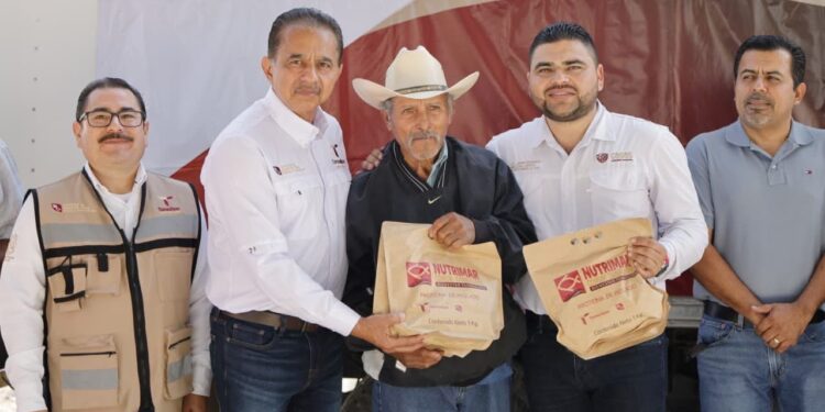 Entrega alcalde Beto Hinojosa apoyos del programa Nutrimar a 550 familias