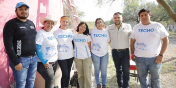 Construyen 12 viviendas en Casas con apoyo de TECHO y autoridades estatales y municipales