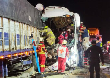 Choque entre autobús y tráiler en Güémez deja 35 lesionados y dos fallecidos