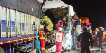 Choque entre autobús y tráiler en Güémez deja 35 lesionados y dos fallecidos