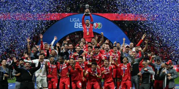 Toluca es bicampeón: vence a Tigres en penales y levanta el Apertura 2025
