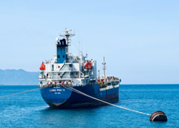 EU incauta buque petrolero sancionado frente a costas de Venezuela