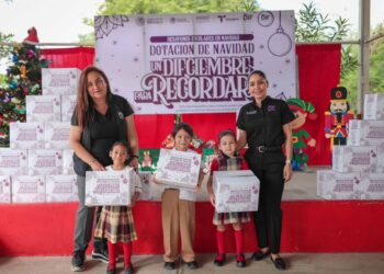 Entrega de dotaciones navideñas de desayunos escolares en Tamaulipas
