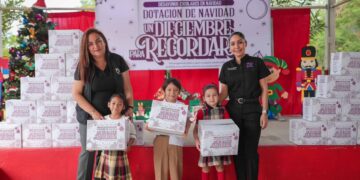Entrega de dotaciones navideñas de desayunos escolares en Tamaulipas