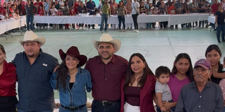 Beto Hinojosa encabeza Rosca de Reyes monumental