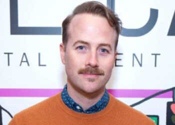 Retrato de Bret Hanna-Shuford en escena teatral