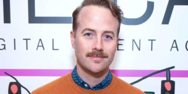 Retrato de Bret Hanna-Shuford en escena teatral