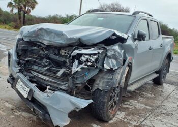 Carretera Victoria Zaragoza con tráfico vehicular