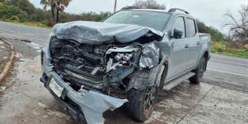 Carretera Victoria Zaragoza con tráfico vehicular