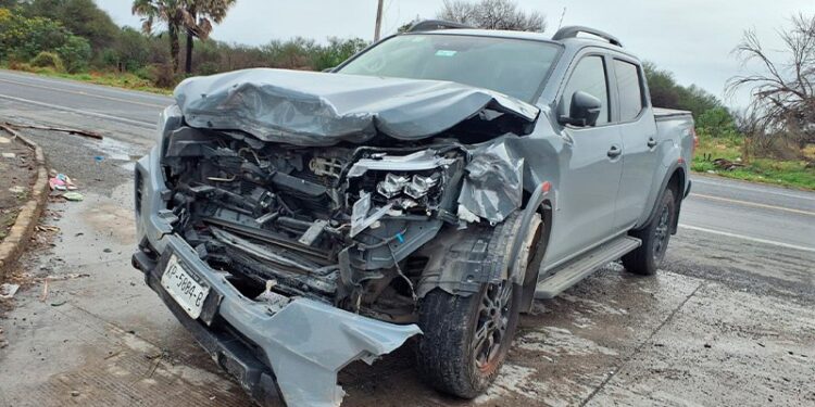 Carretera Victoria Zaragoza con tráfico vehicular