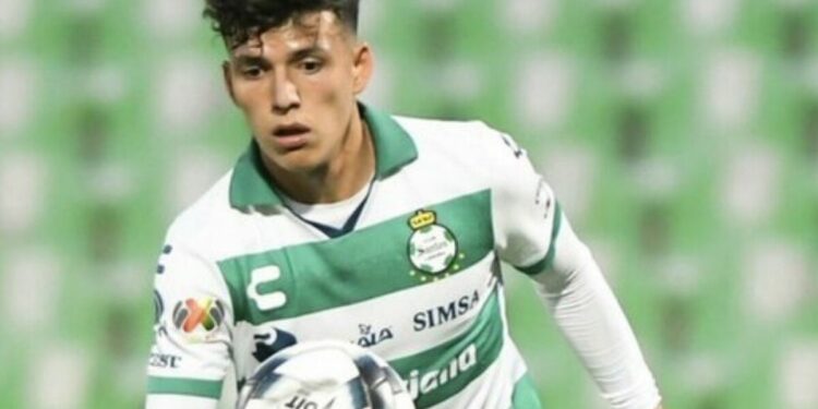 Kevin Picón jugador Santos Laguna entrenamiento futbol