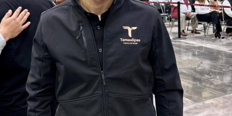 Inspector visitando empresa para verificar pago de salario mínimo