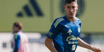 Rodrigo Dourado entrenando con América en sesión