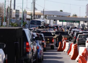 Flujo vehicular en Puente Internacional Juárez-Lincoln Nuevo Laredo