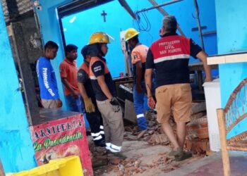 edificio dañado por sismo en Guerrero