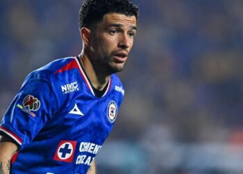 Nacho Rivero en partido con Cruz Azul mediocampista uruguayo