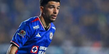 Nacho Rivero en partido con Cruz Azul mediocampista uruguayo