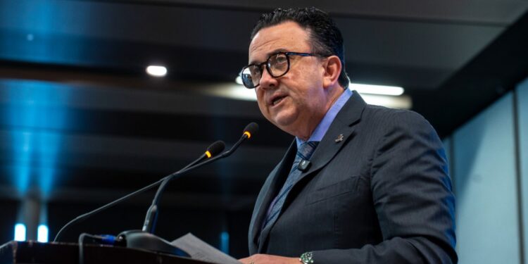 Juan José Sierra presidente de Coparmex en conferencia