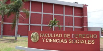 Edificio principal Universidad Autónoma de Tamaulipas