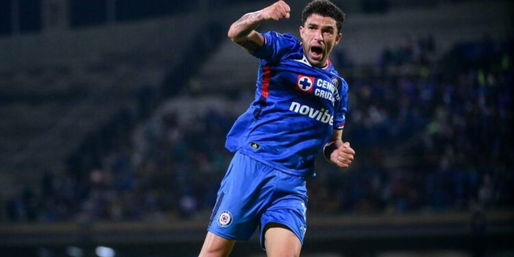 Ignacio Rivero despidiéndose de Cruz Azul