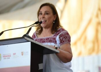 Trabajadores de salud en protesta por retraso de bonos