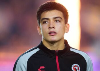 Gilberto Mora celebrando gol con Xolos en partido de Liga MX