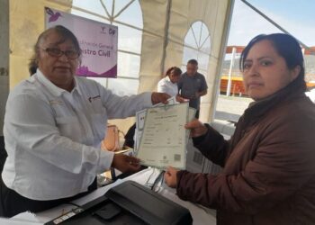 Brigada de Registro Civil atendiendo a familias en Tamaulipas