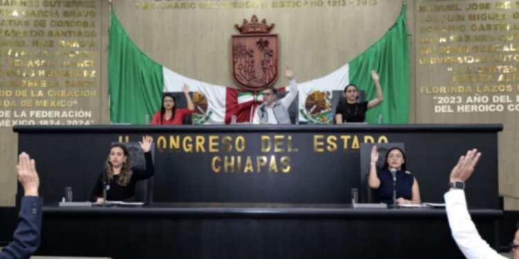 Nuevo escudo de Chiapas con elementos mayas y naturales