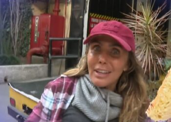 Sabine Moussier participando en tradición Día de Reyes