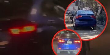 Auto azul abandonado en Nezahualcóyotl relacionado con accidente CDMX