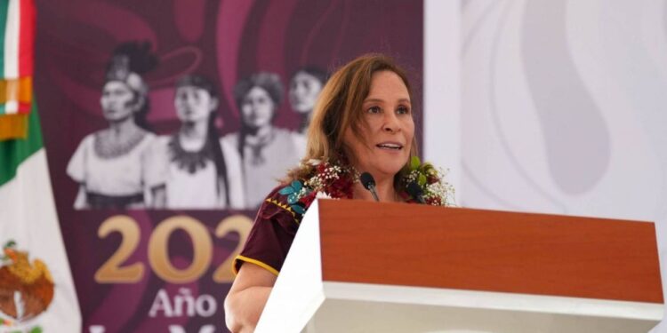 Protesta pacífica trabajadores salud Veracruz por falta pago